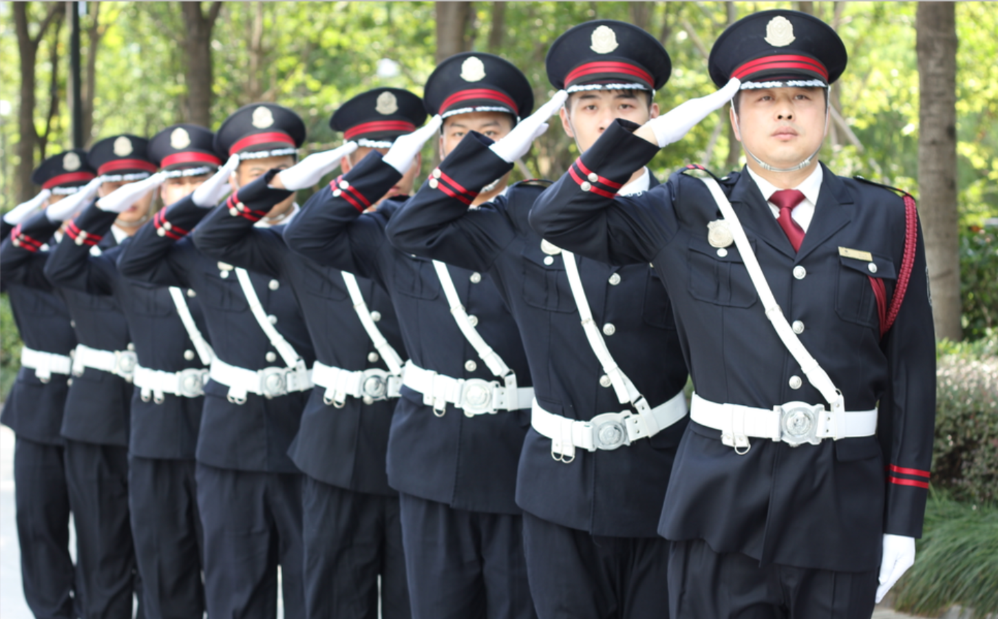 贴心服务 建行管家：建行省分行领导表彰918博天堂物业服务团队